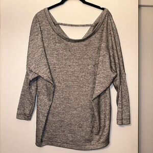 WHBM Women’s Gray White Heathered Sweater Size Small EUC